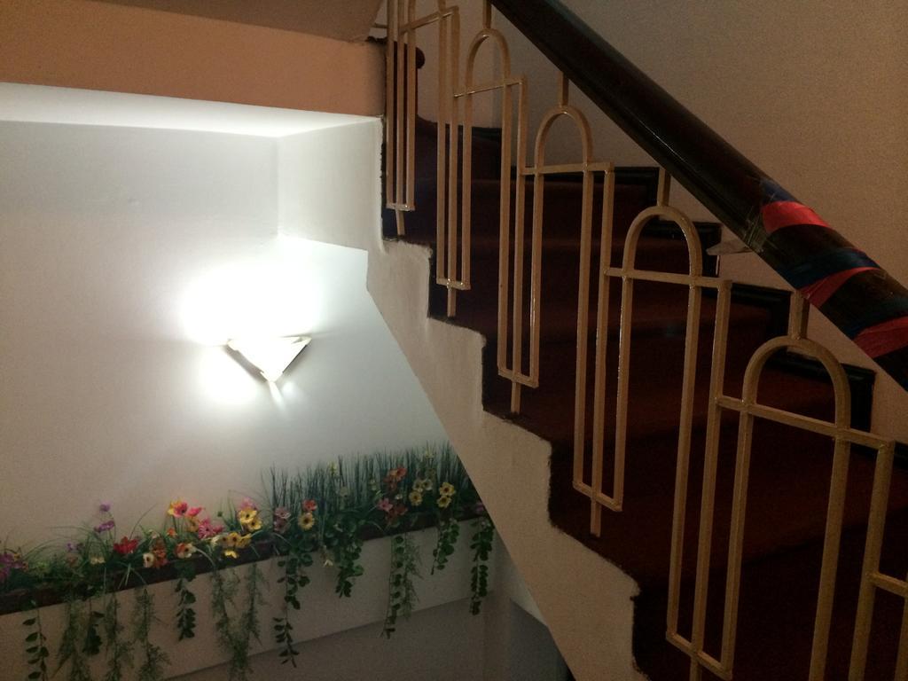 Ngoc Linh Hotel Hanoi Buitenkant foto