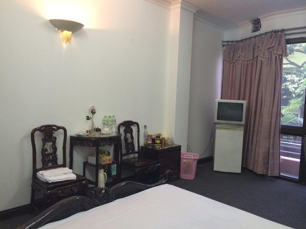 Ngoc Linh Hotel Hanoi Buitenkant foto